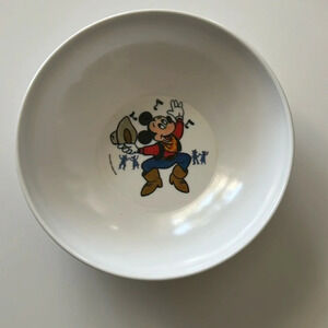 Vintage Cowboy Mickey Mouse plastic bowl. Walt Disney productions.